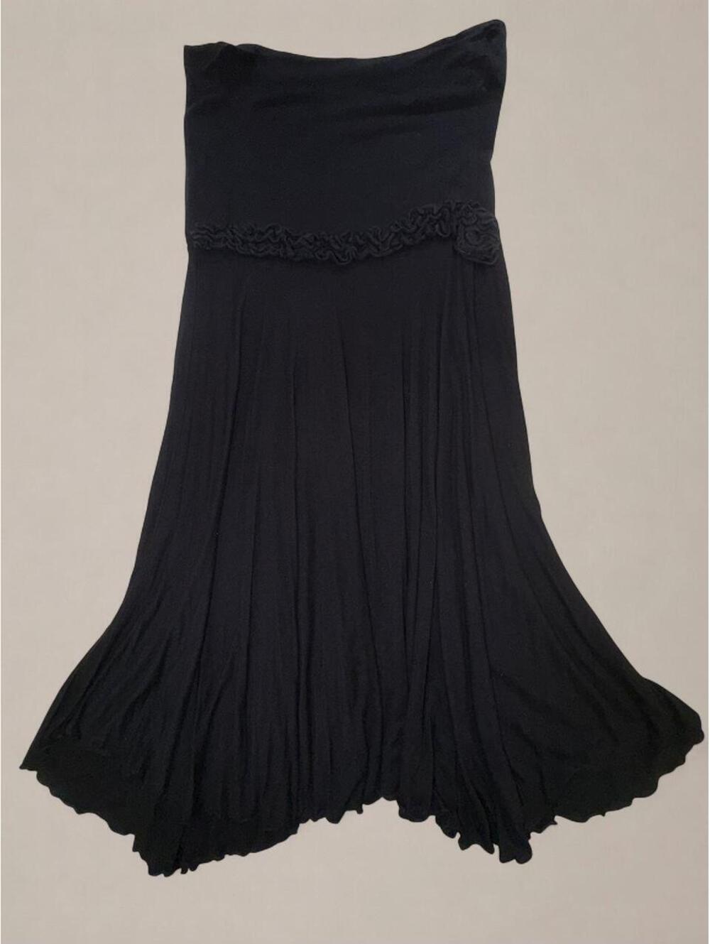 Lapis black flowy rosette maxi skirt 🖤